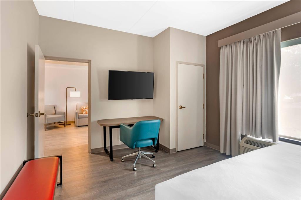 Comfort Inn & Suites Mt. Holly Westampton - photo 39