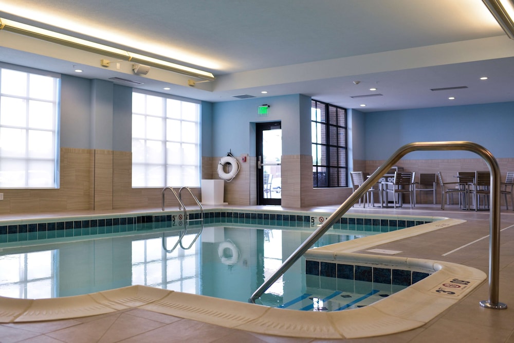 Hilton Garden Inn Louisville Mall of St. Matthews - photo 26