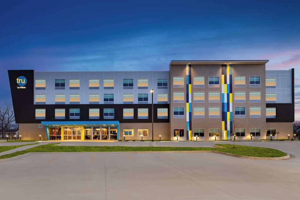 Tru By Hilton Oshkosh — Oshkosh
