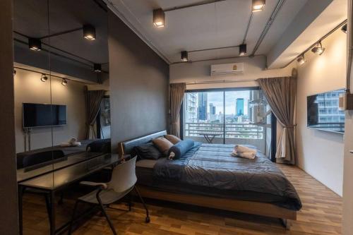 Cozy 2BR Duplex Apartment in Thong Lor