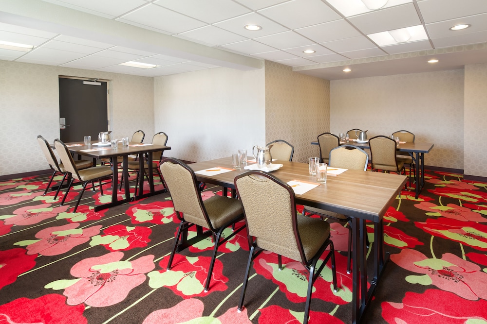 Hotel Indigo Cleveland Beachwood by IHG - photo 23