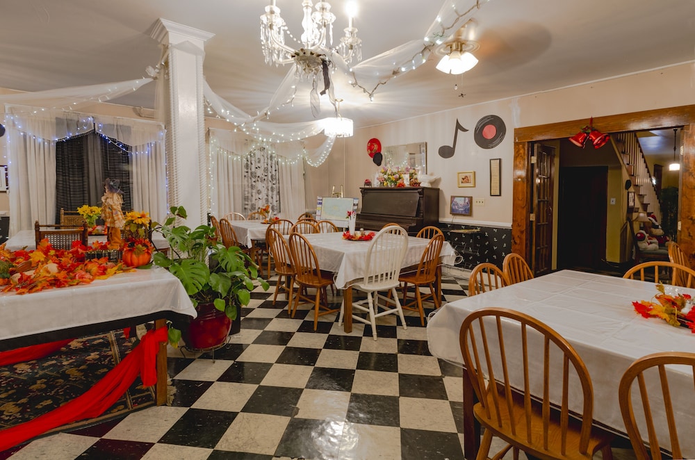 Armour's Hotel - photo 35