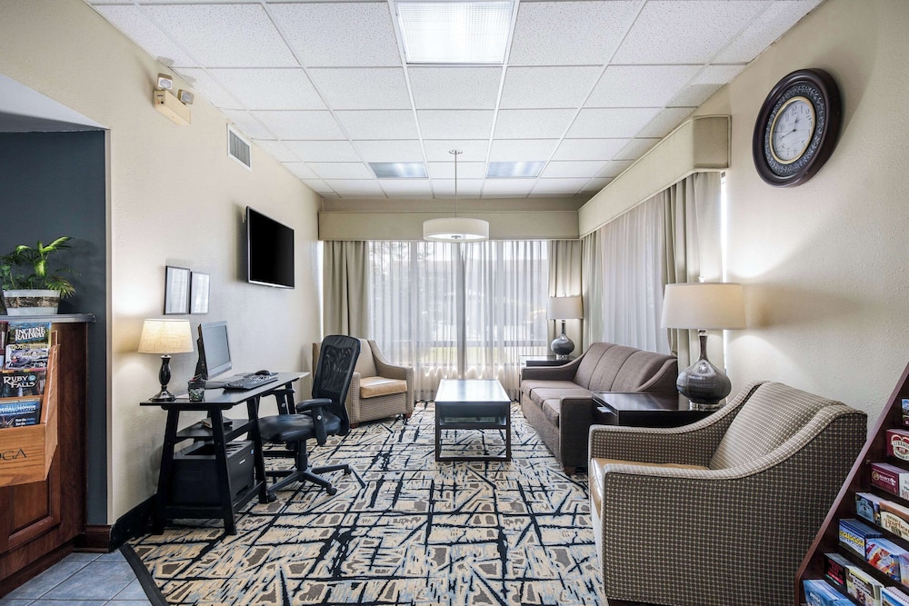 Clarion Inn Cleveland near University - photo 3