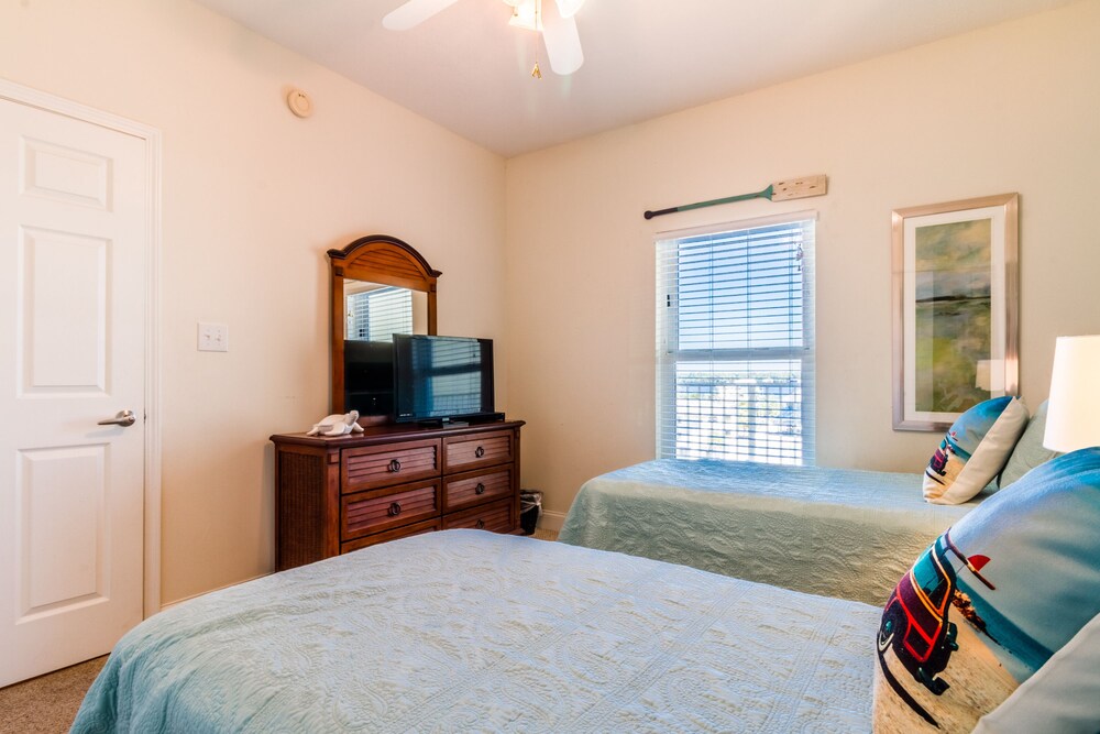 Crystal Shores by Luxury Gulf Rentals - photo 13