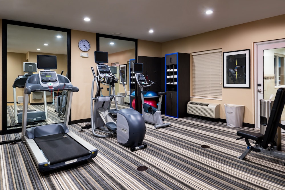 Candlewood Suites Carlsbad South by IHG - photo 37