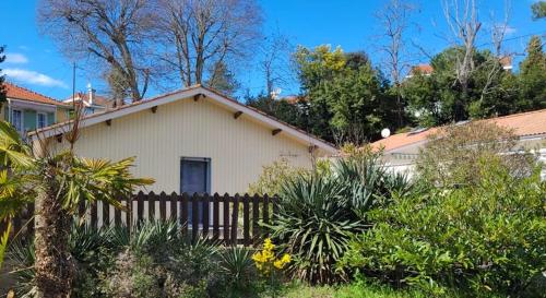 Charmante maison avec jardin à Arcachon parfaite pour 6 personnes — 4-Star Luxury Hotel in Arcachon, France