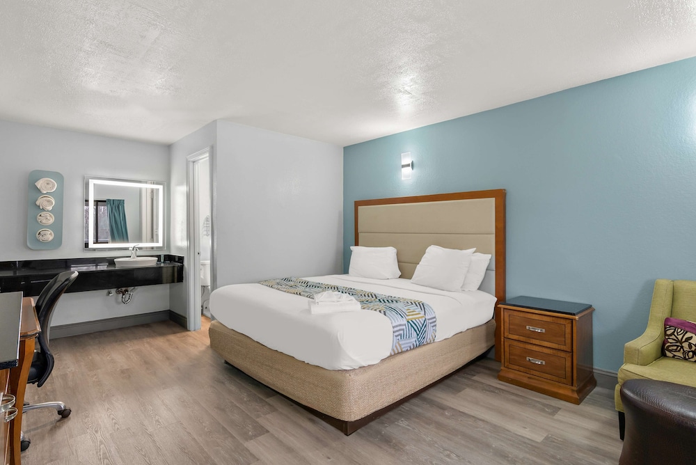 Americas Best Value Inn Bangor - photo 12