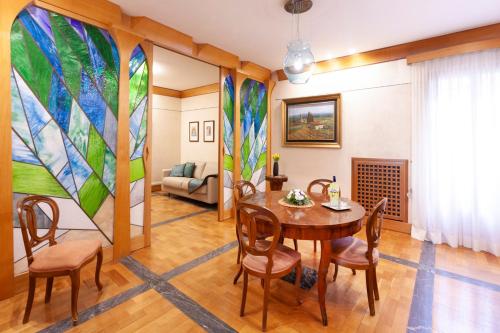 Harry's Bar Trevi Luxury Apartments Sardegna — 4-Star Luxury Hotel in Rome, Italy