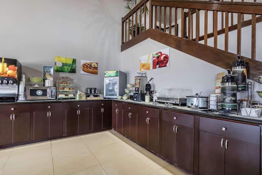 Quality Inn & Suites Stuttgart North - photo 36