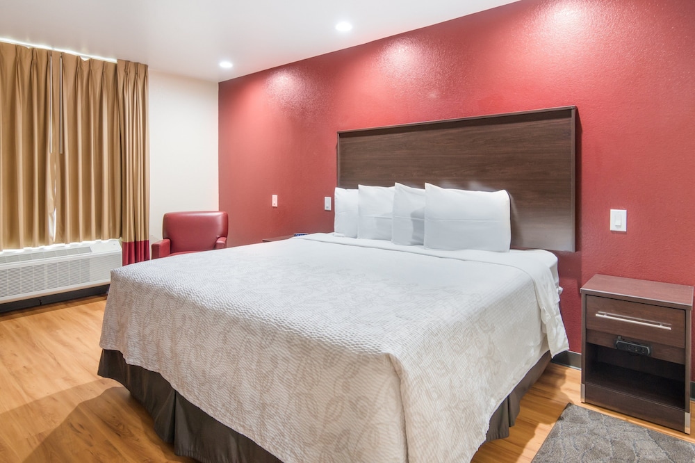 Red Roof Inn PLUS Fort Worth Burleson - photo 12
