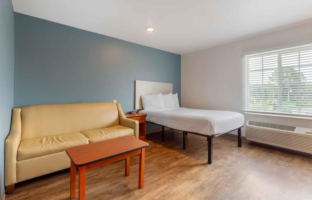 WoodSpring Suites Fayetteville - photo 24