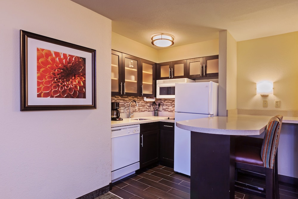 Staybridge Suites Woodland Hills by IHG - photo 8