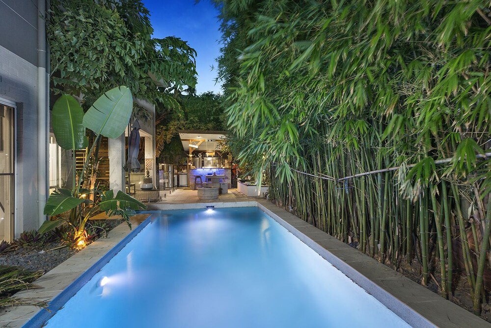 Resort Style Home near Airport & CBD — 4-Star Luxury Hotel in Hendra, Australia