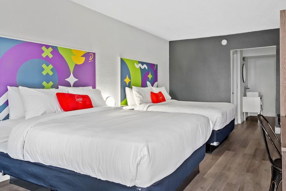 Baymont by Wyndham Jacksonville Airport - photo 15