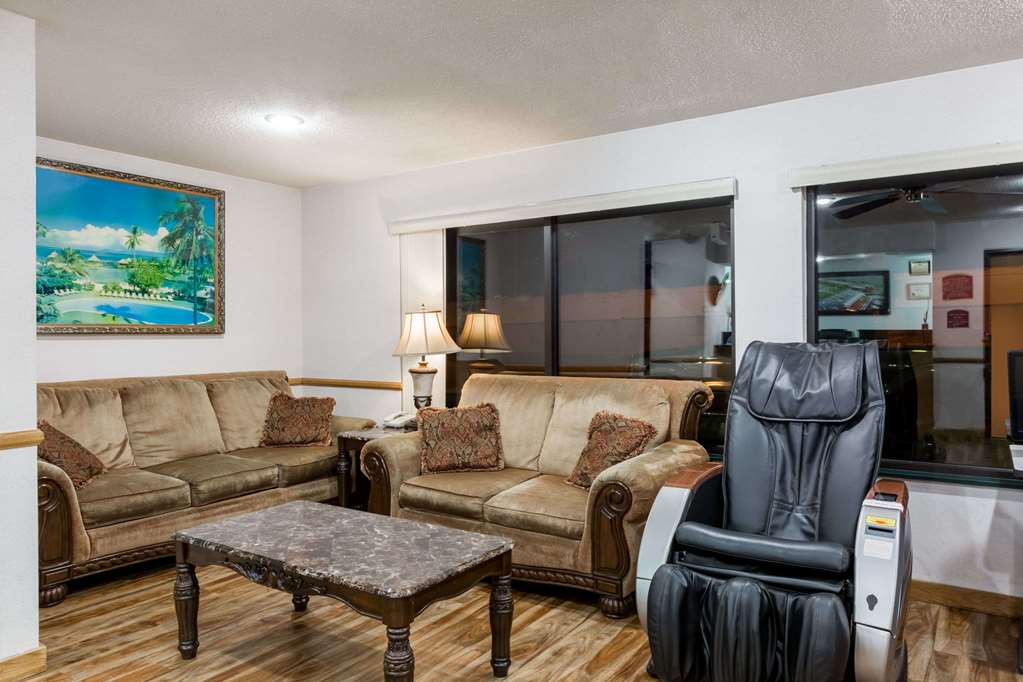 Howard Johnson by Wyndham Wichita Airport - photo 3