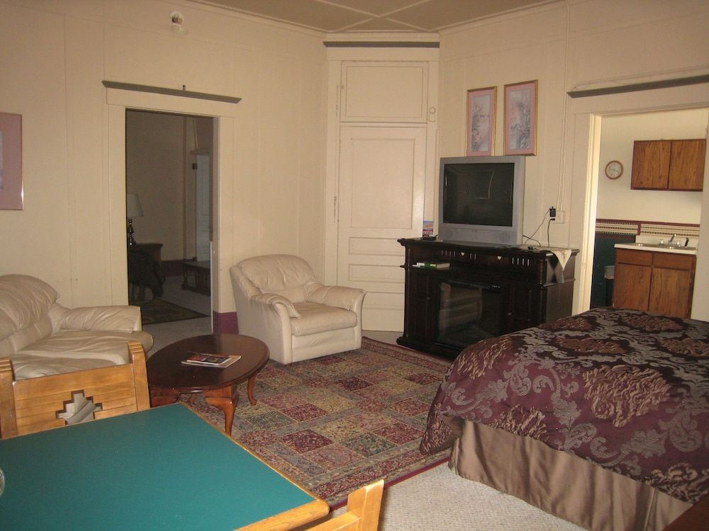 Deadwood Dick's Hotel - photo 18