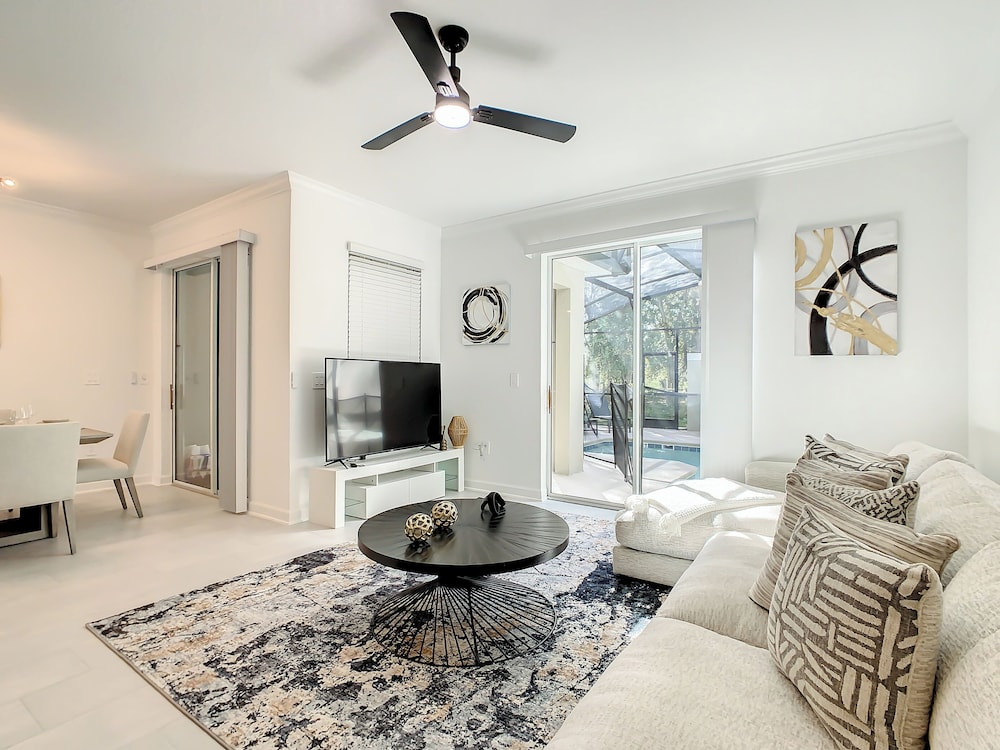 Sophisticated Living at Storey Lake - photo 12