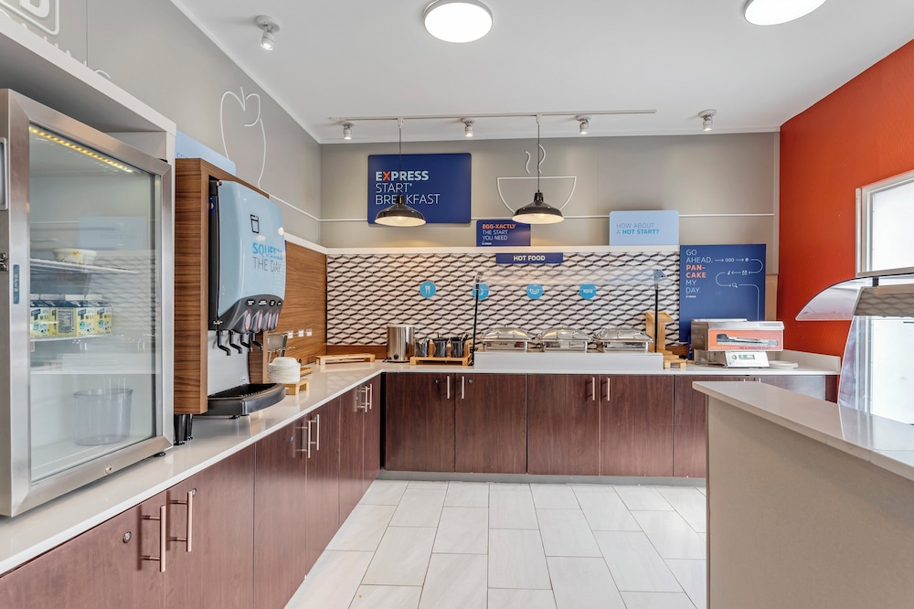 Holiday Inn Express Pittsburgh East Mall Area by IHG - photo 20