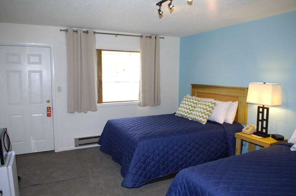 Trout Montana Motel - photo 26