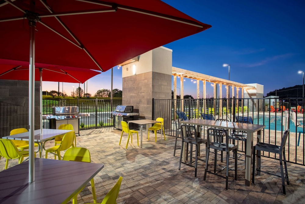 Home2 Suites by Hilton Calhoun - photo 36