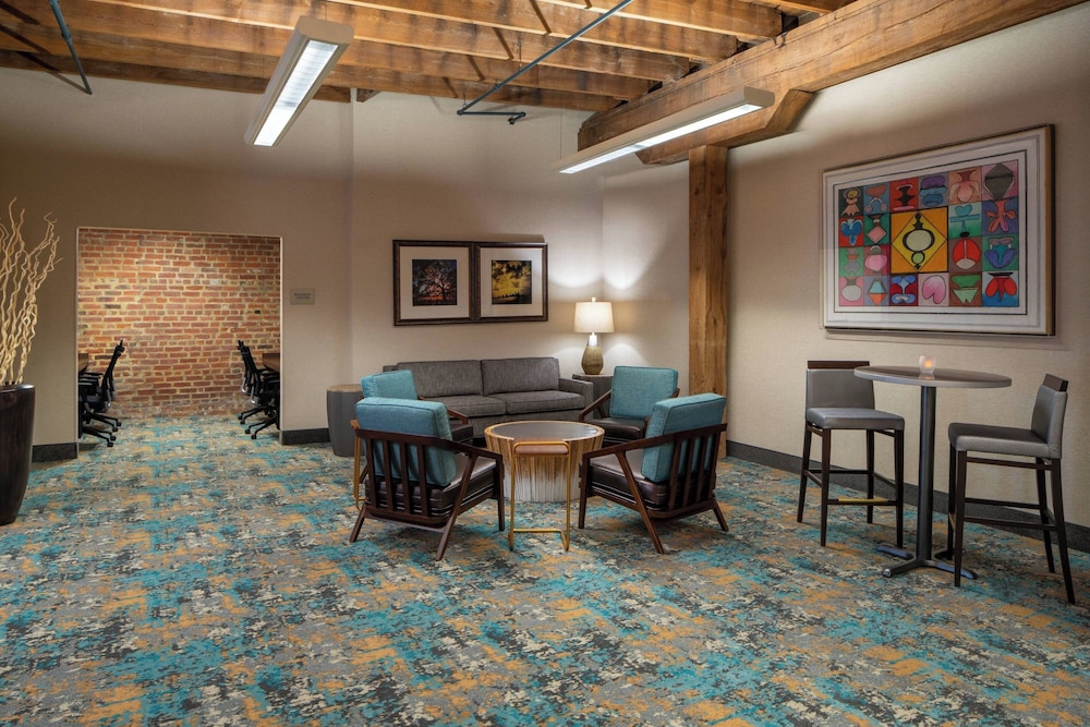 Courtyard by Marriott New Orleans Warehouse Arts District - photo 29