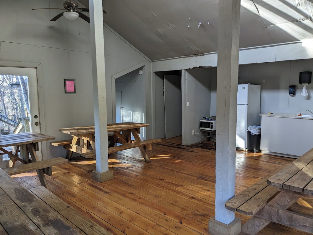 Outdoor Adventure Rafting — hotel in Benton