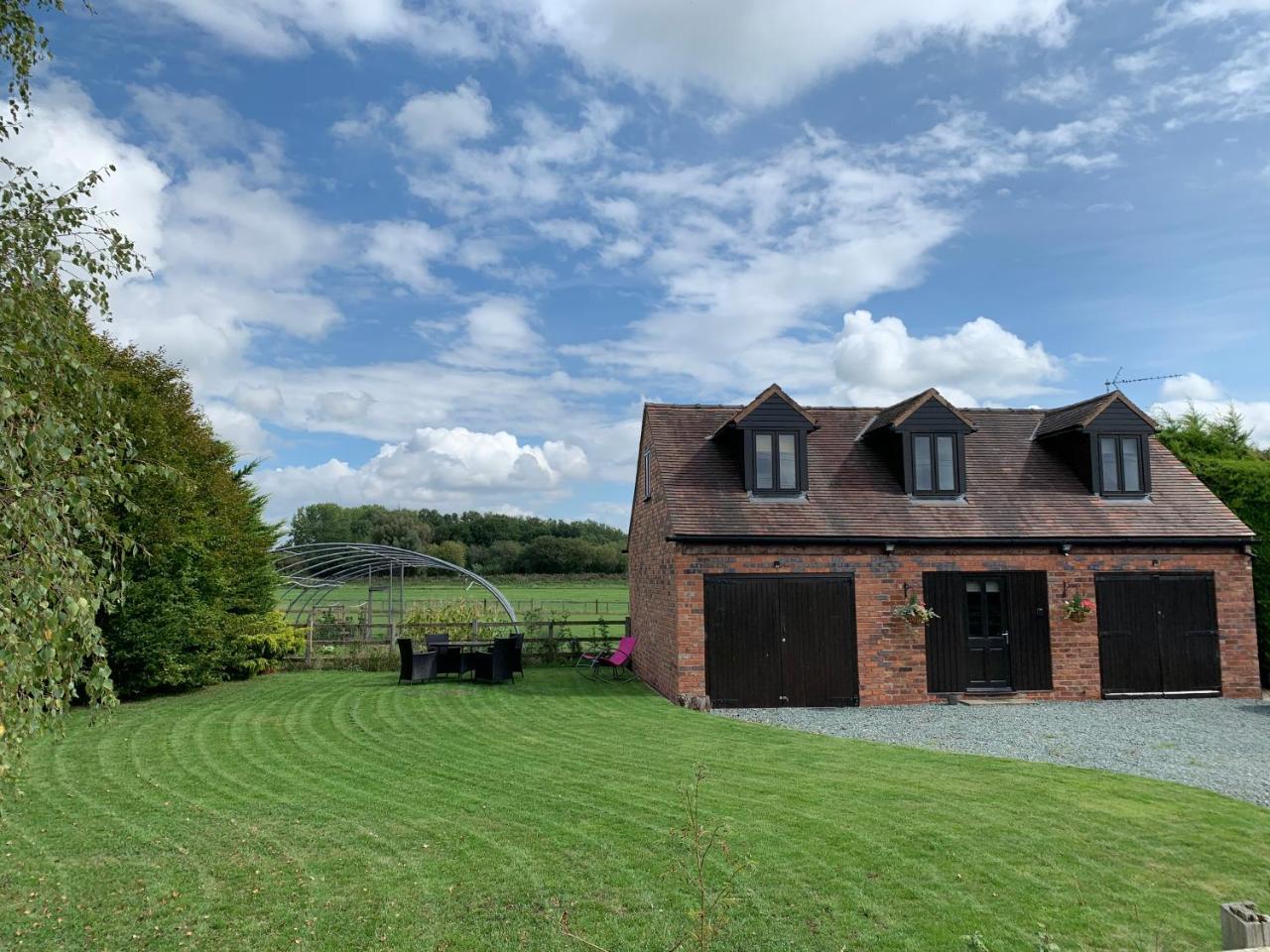 Meadow View @ Glebe Barn in Pershore, United Kingdom