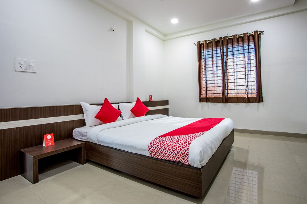 OYO 10600 Hotel 7th Cloud — Indore — photo 2