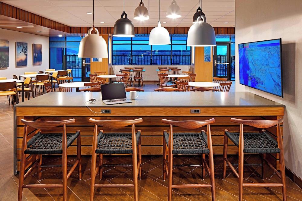 Fairfield by Marriott Inn & Suites Indio Coachella Valley - photo 16