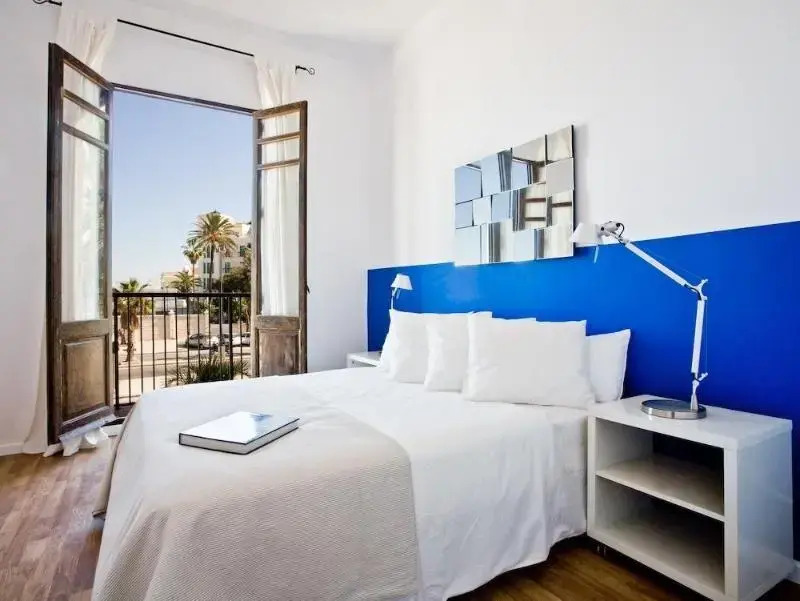 Luxury Port Beach — Valencia