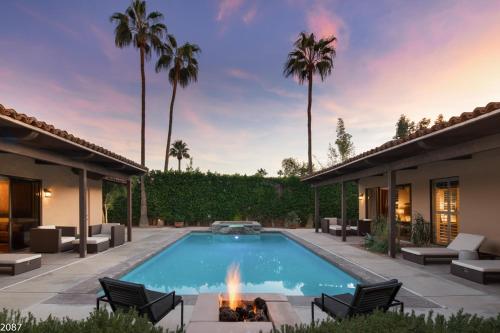 Desert Solstice - last minute hotel in Palm Springs