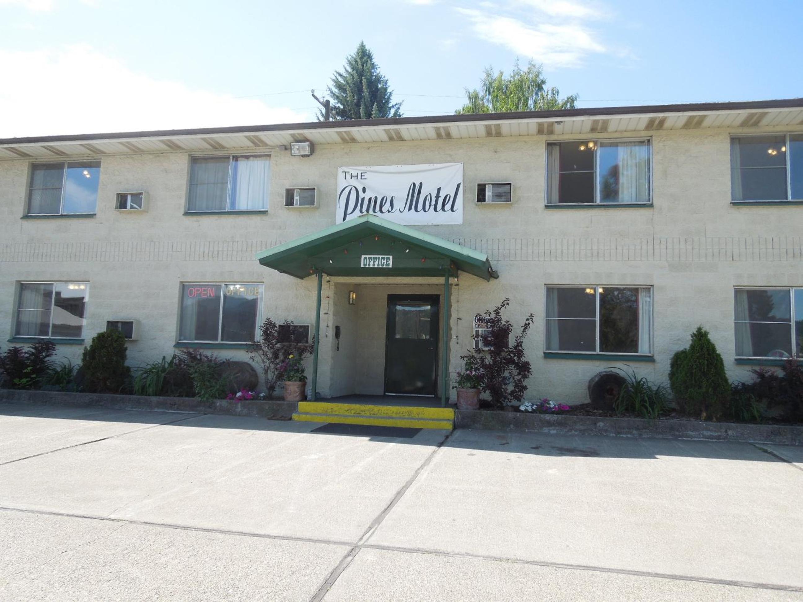 The Pines Motel - photo 9