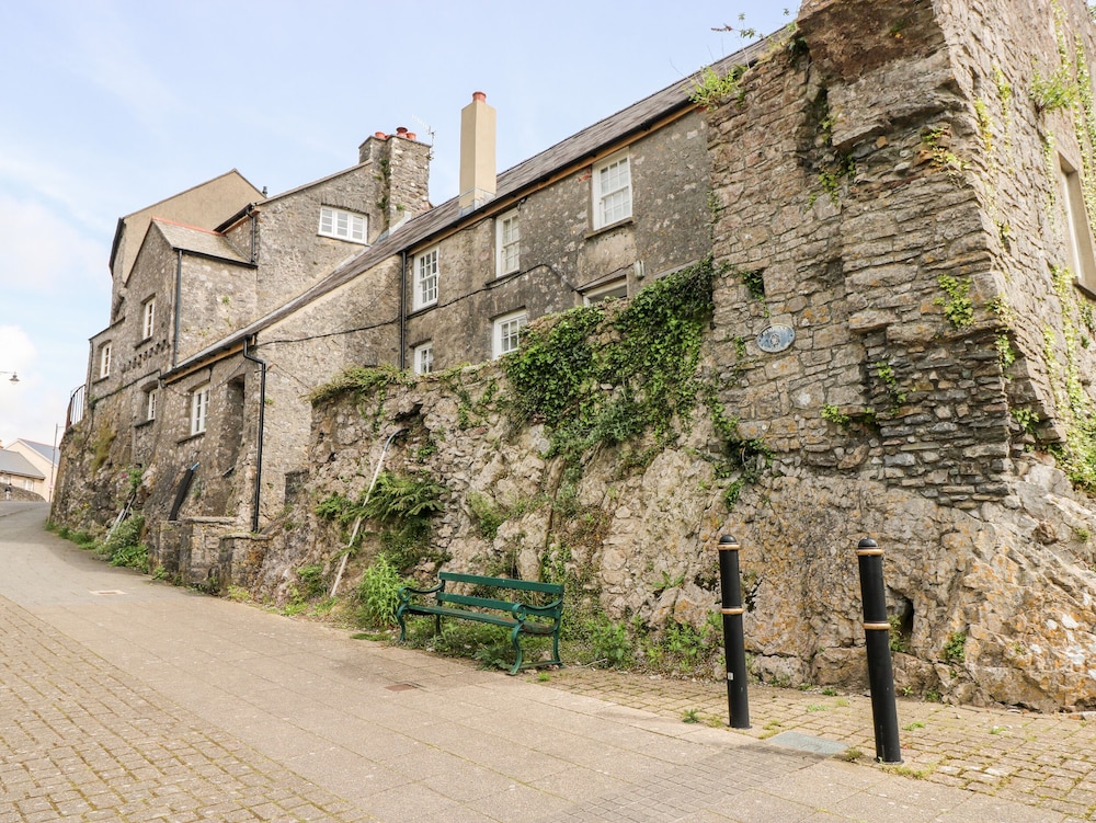 10 Westgate Hill in Pembroke, United Kingdom