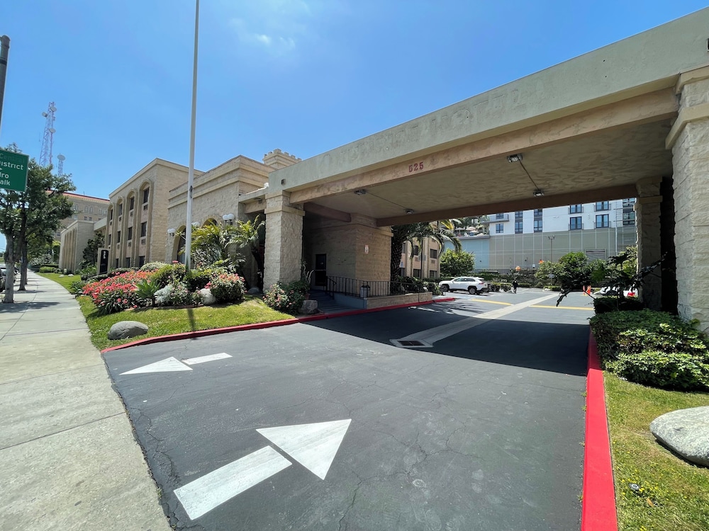 Portside Inn & Suites - photo 37
