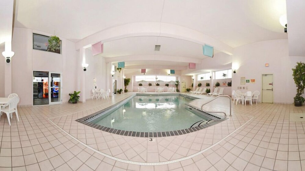 Biltmore Hotel Suites - photo 12