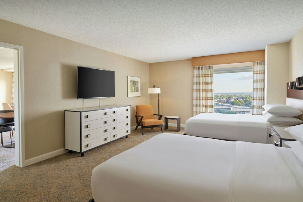 Sheraton Kansas City Hotel at Crown Center - photo 21