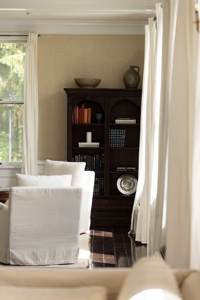The Litchfield Inn - photo 14