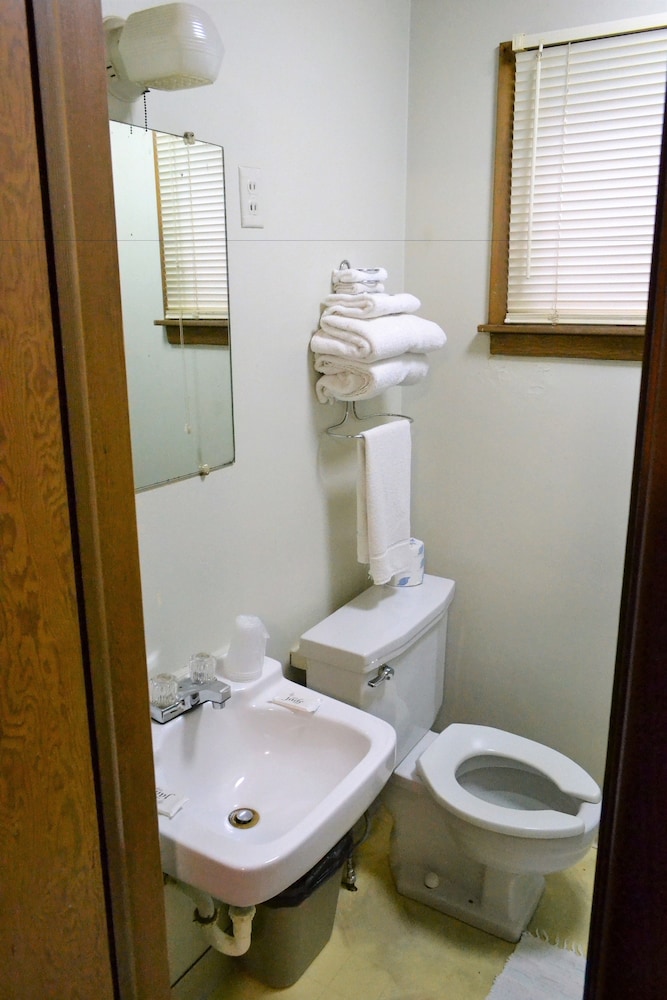 Innkeeper Motel - photo 48