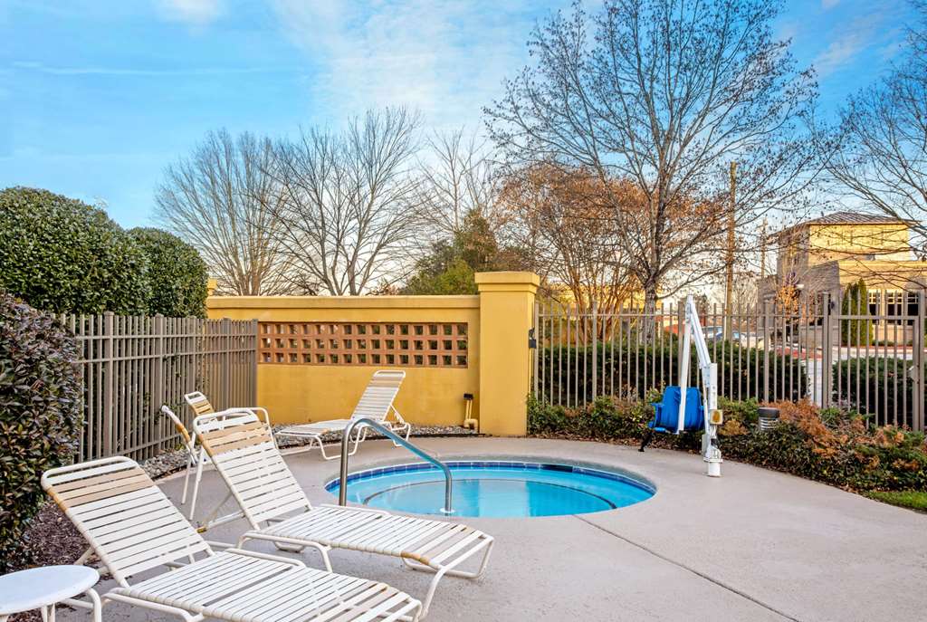 La Quinta Inn & Suites by Wyndham Winston Salem - photo 12