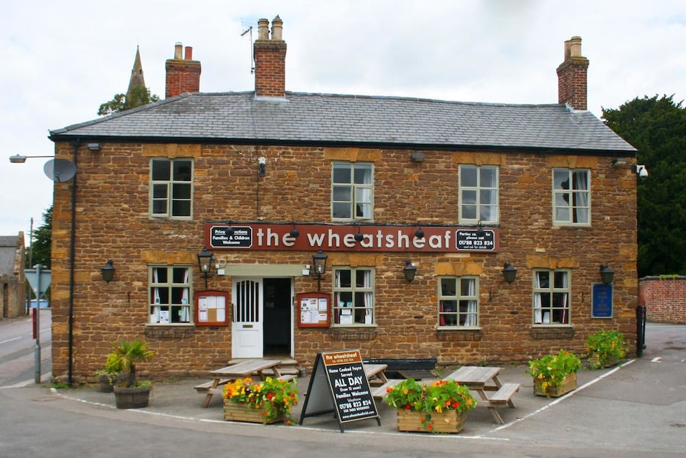 The Wheatsheaf - carbon neutral hotel in Northampton