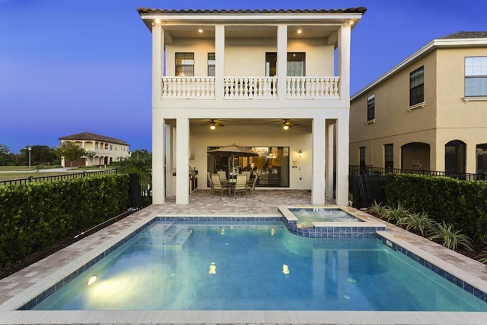 Rent a Luxury Villa on Reunion Resort Minutes From Disney Orlando Villa 3556 — 4-Star Luxury Hotel in Kissimmee, United States