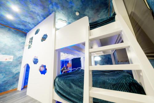 Fantasy Lodge — 4-Star Luxury Hotel in Tokyo, Japan