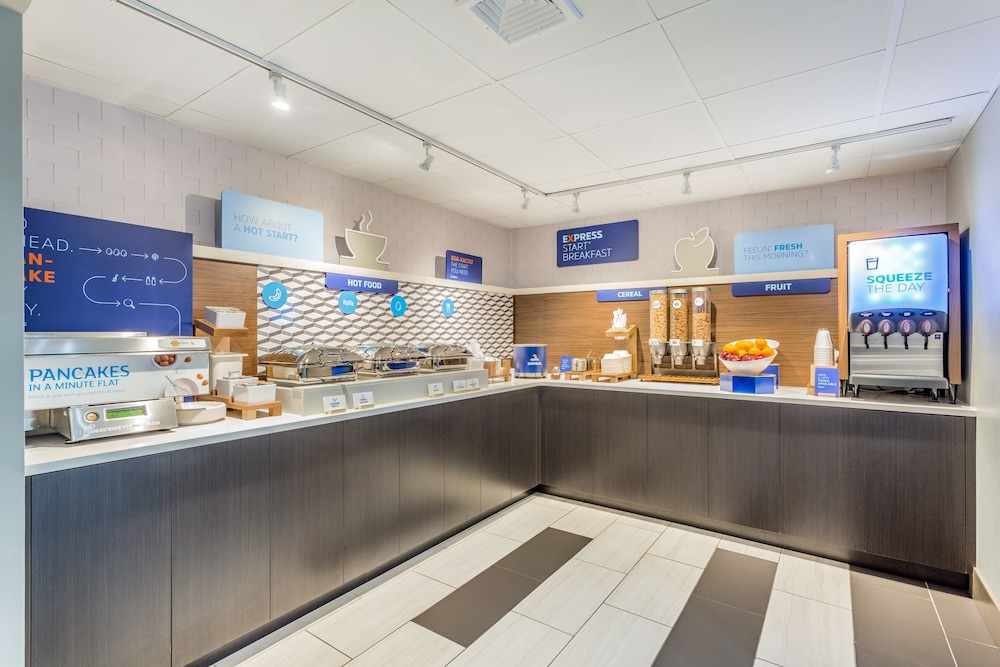 Holiday Inn Express Ramsey Mahwah by IHG - photo 16