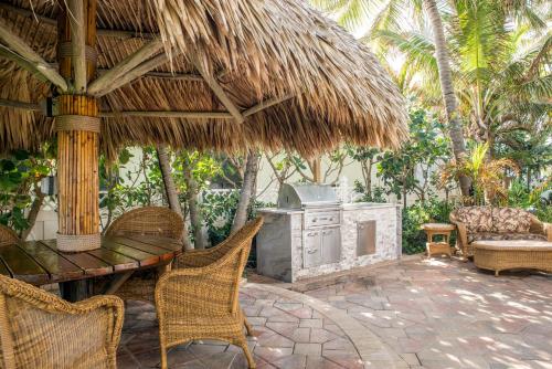 High Noon Beach Resort - photo 40