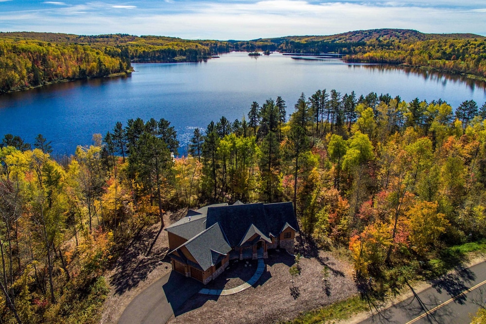 Lakefront Giants Ridge Retreat Near Ski And Golf — Aurora