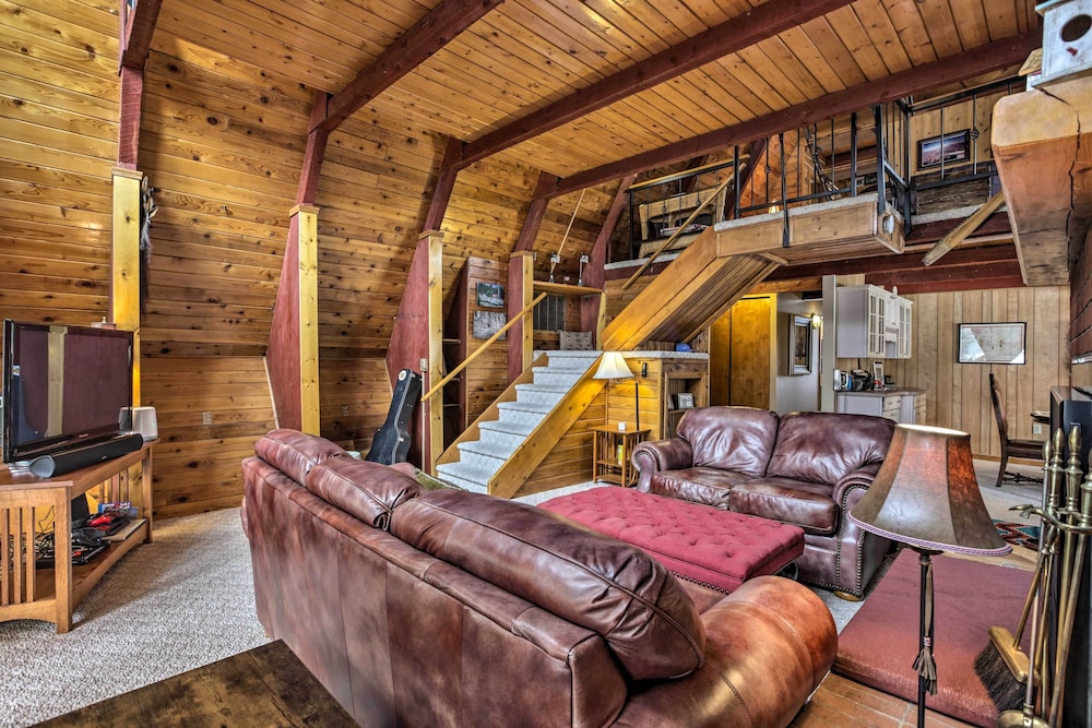Serene Creekside Sheridan Getaway: Mountain Views - photo 14