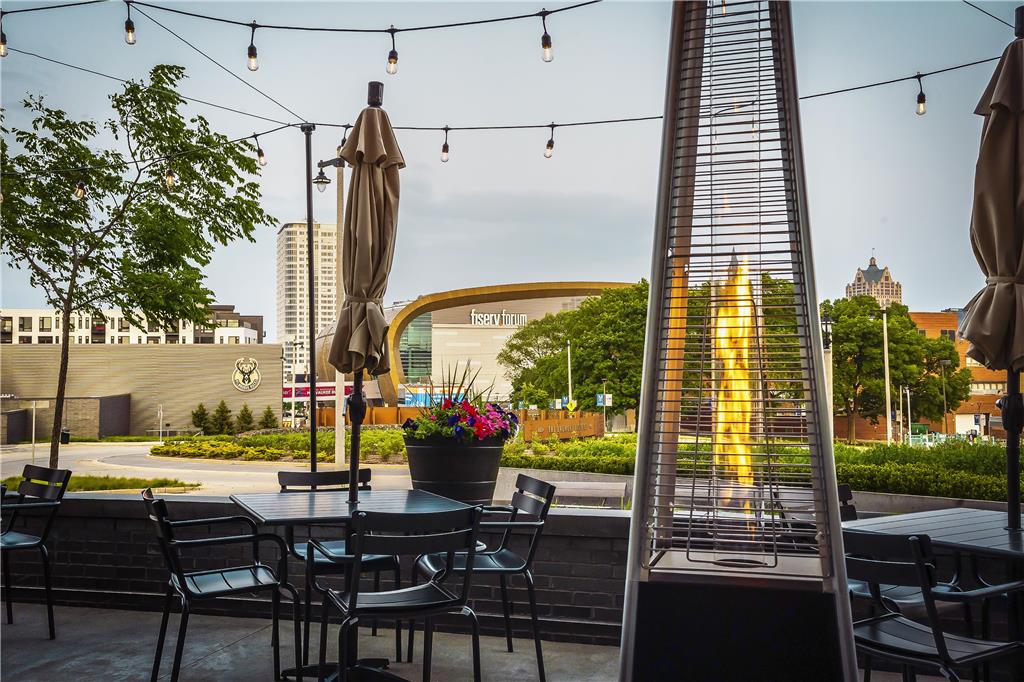 Hyatt Place Milwaukee Downtown - photo 86