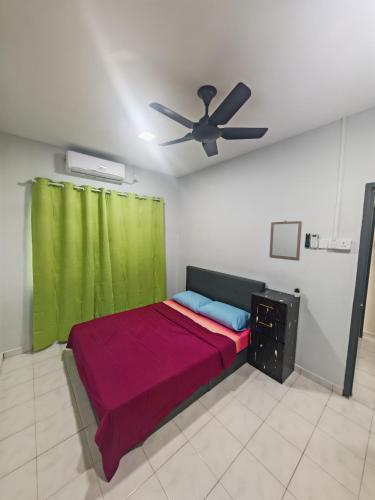 MixxHome Seremban 2 One Queen Bed Share Bathroom in Seremban, Malaysia