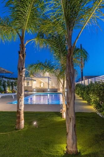 Villa MarsaMa Heated Pool and beach at 150 mt — 4-Star Luxury Hotel in Ispica, Italy