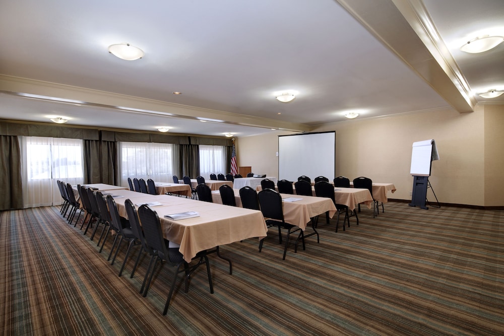Holiday Inn Express Port Hueneme by IHG - photo 35